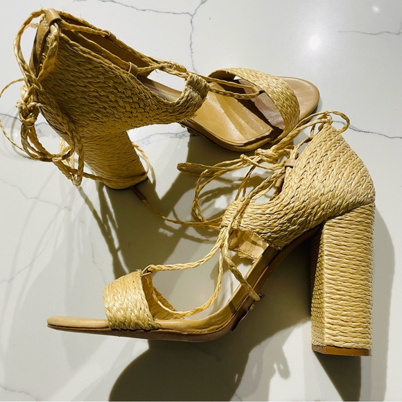 50% OFF Discount for a Queen 👑 ALL Items at my closet - Picture 12 of 17